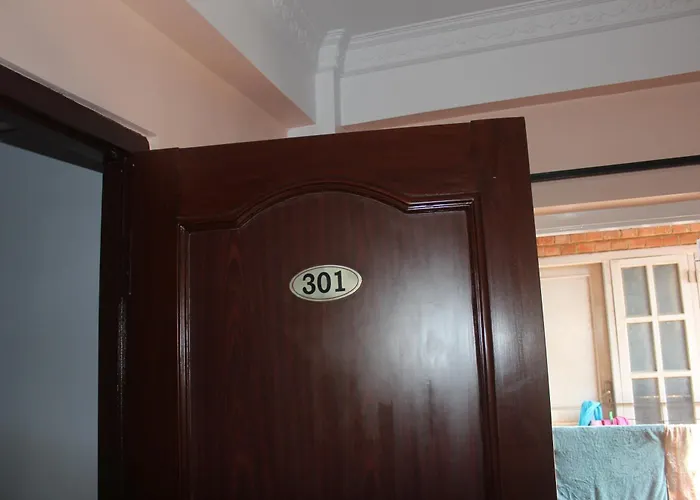 Hotel Happy Or Mudkhu Durbar 3*